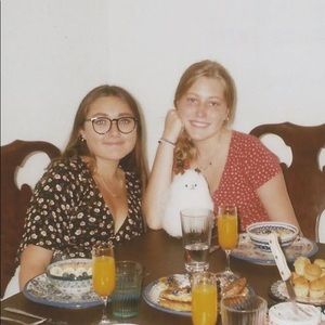 Meet your Posher, Claudia